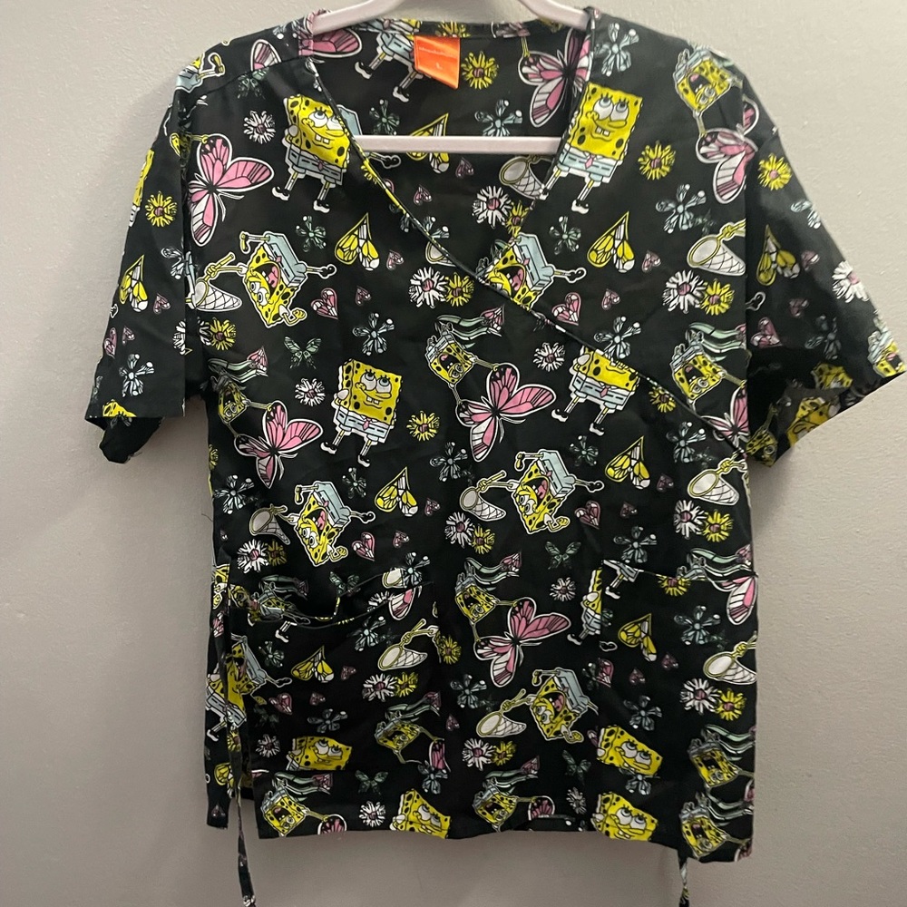 Nickelodeon Large Spongebob Catching Butterflies Scrub Top Black Butterfly w/Tie